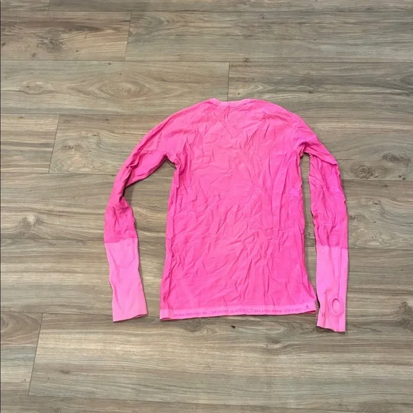 LULULEMON HOT PINK WORKOUT ATTIRE - Picture 2 of 4